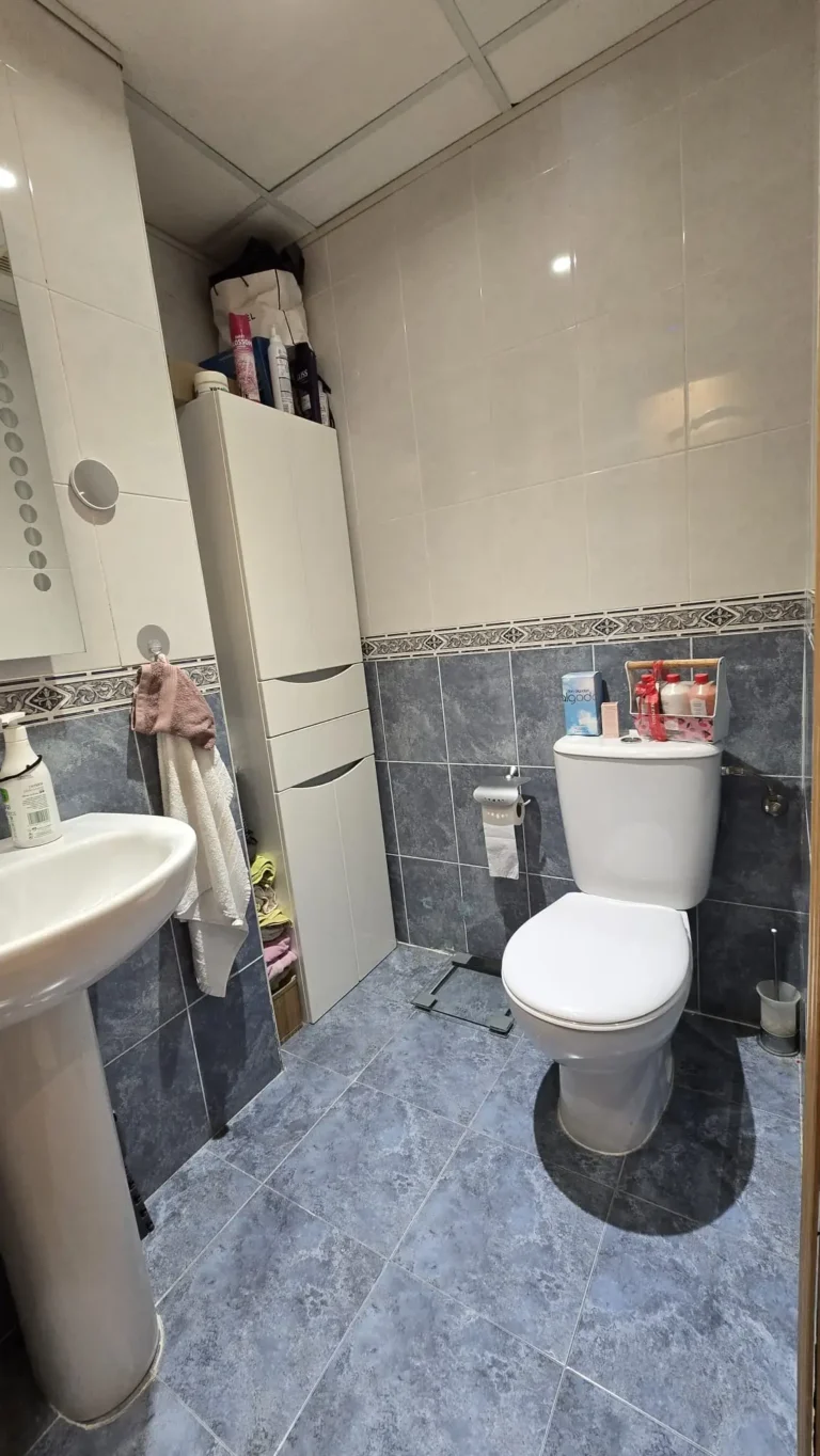 Antes - banera con mampara corredera en Gandia - Jesbal Habitatge