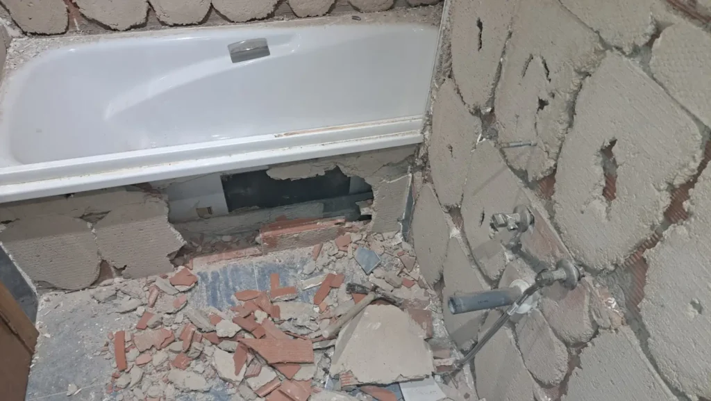 Durante - retirada de banera y alicatado en Gandia - Jesbal Habitatge